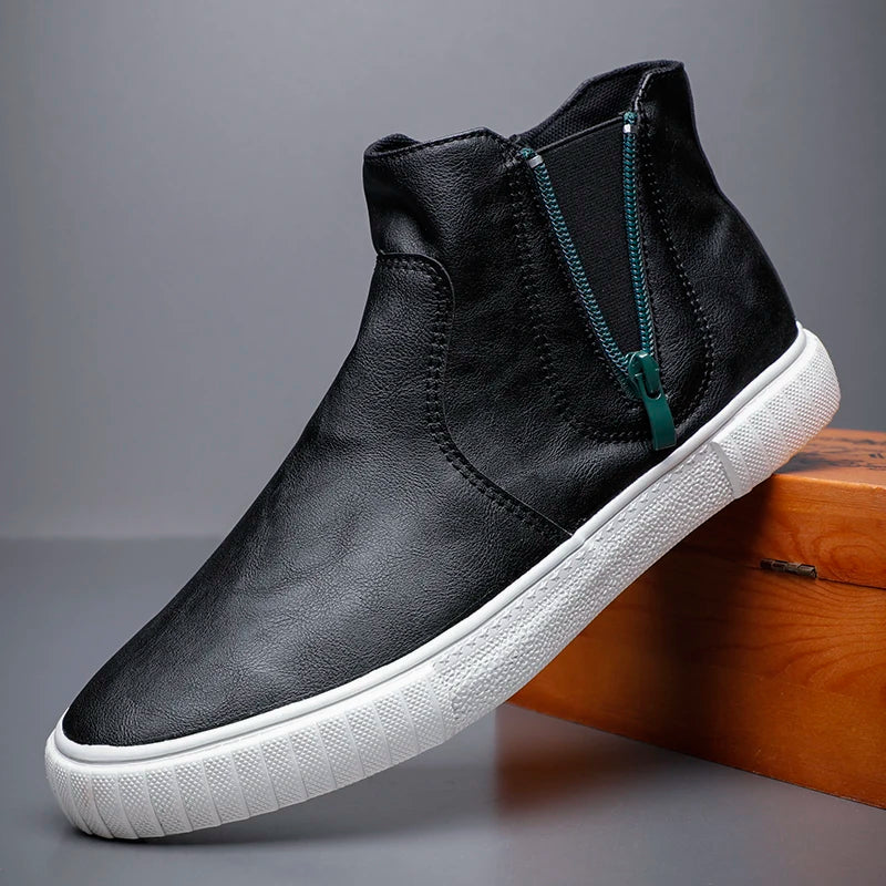 Nuove scarpe da uomo in pelle alla moda, modello alto casual, stile coreano, mocassini resistenti all'usura, scarpe di design per il tempo libero, vulcanizzate SS21827