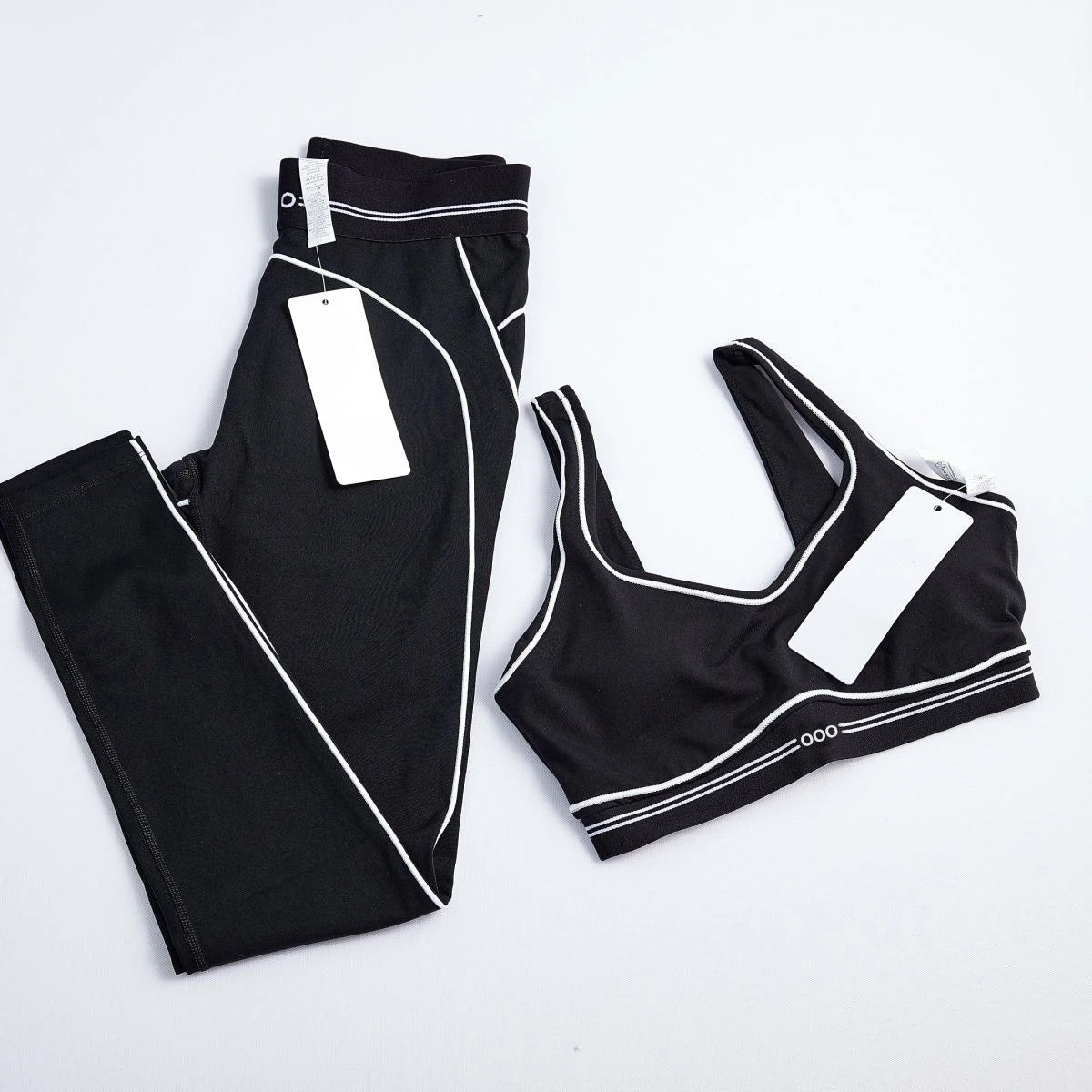 Set da due pezzi sportivo e fitness comodo da donna, canotta estiva e pantaloni aderenti 2026