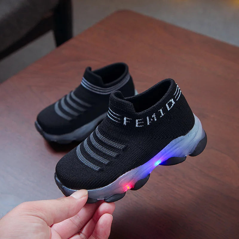 Scarpe da ginnastica per bambini, calzini luminosi a LED per neonati e bambine, scarpe da ginnastica sportive da corsa, scarpe illuminate per bambini.