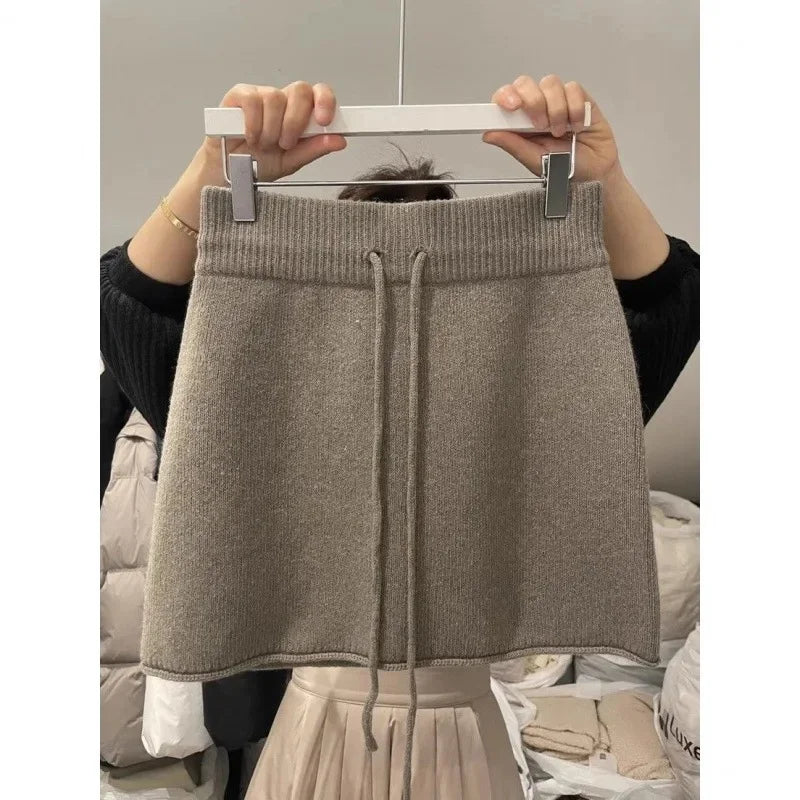 Early Autumn New Korean Dongdaemun Fashion Knitted Half Skirt with Belt And Elastic Waist for Women Stylish Short Design