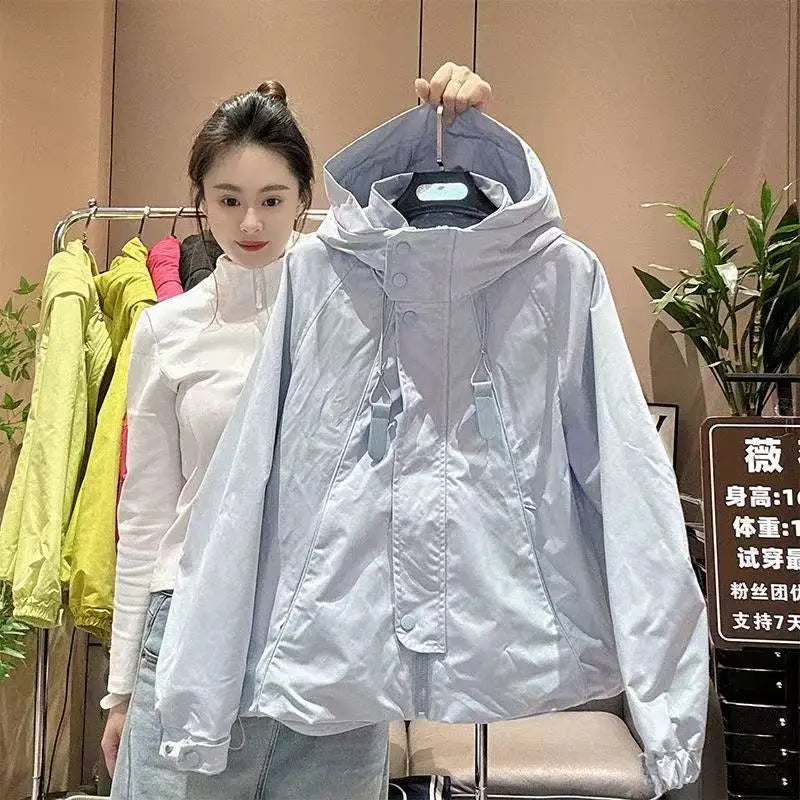 Giacca con cappuccio 2025 nuova giacca trench uniforme da baseball Joker taglie forti design ampio giacca top donna
