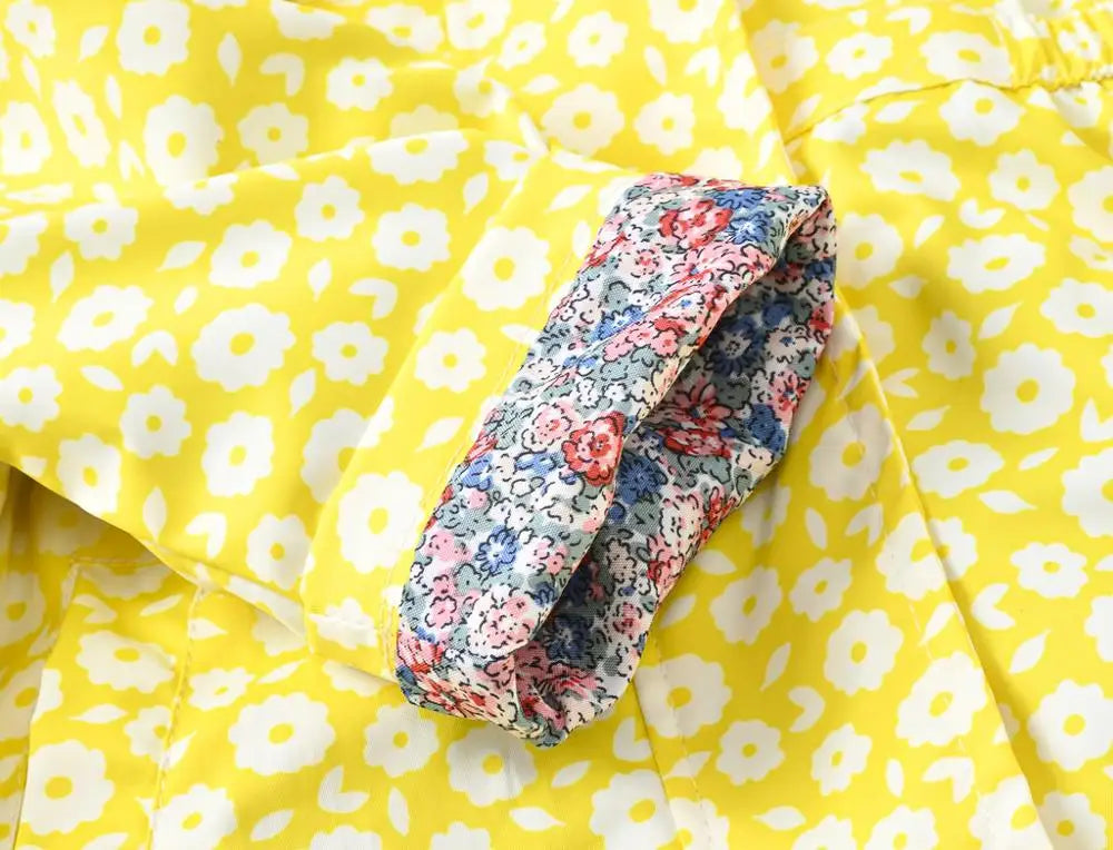 Nuova giacca/cappotto primavera/autunno 2025 per ragazze, giacca a vento con fiori, giacca a mezza lunghezza con cappuccio in vita, abbigliamento per bambini