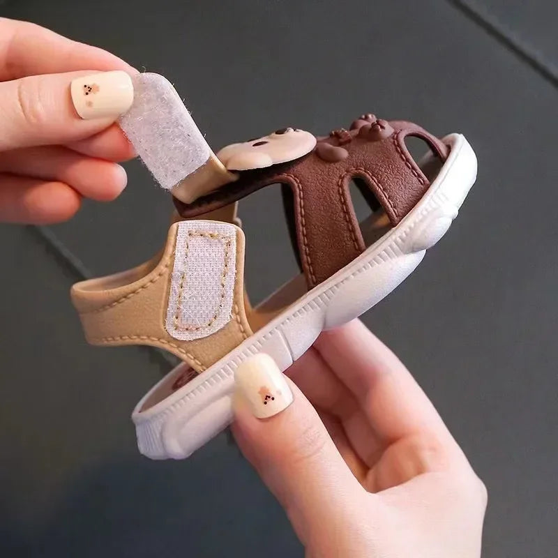 Sandali estivi 2026 per bambini e bambine, sandali da spiaggia per bambini, scarpe per neonati e bambini piccoli con cartoni animati, suola morbida e comoda, scarpe per studenti.