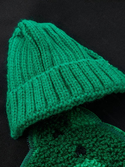 Completo autunnale per bambini, composto da felpa con orsetto ricamato e pantaloni, ideale per bambine e ragazzi.