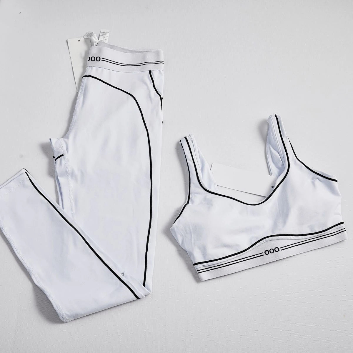Set da due pezzi sportivo e fitness comodo da donna, canotta estiva e pantaloni aderenti 2026