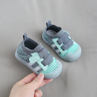 Scarpe sportive per neonati in mesh traspirante, per bambini e bambine, con suola morbida antiscivolo, scarpe casual per bambini.