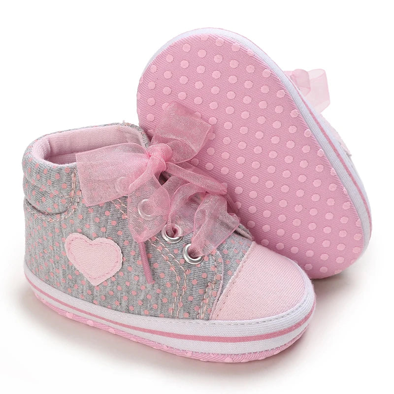 Scarpe alla moda per bambina, graziose scarpe basse casual a tema rosa classico con suola morbida, comode e leggere per camminare.