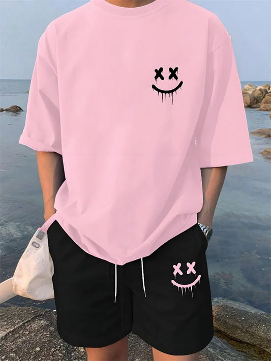 Completo estivo casual da uomo con pantaloncini a maniche corte, maglietta alla moda da uomo stile urbano, pantaloncini sportivi da uomo per attività all'aperto.