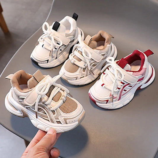 Scarpe sportive traspiranti in mesh per bambini, leggere e versatili, ideali per neonati, maschietti e femminucce, scarpe casual per la primavera e l'autunno, scarpe da corsa per bambini.