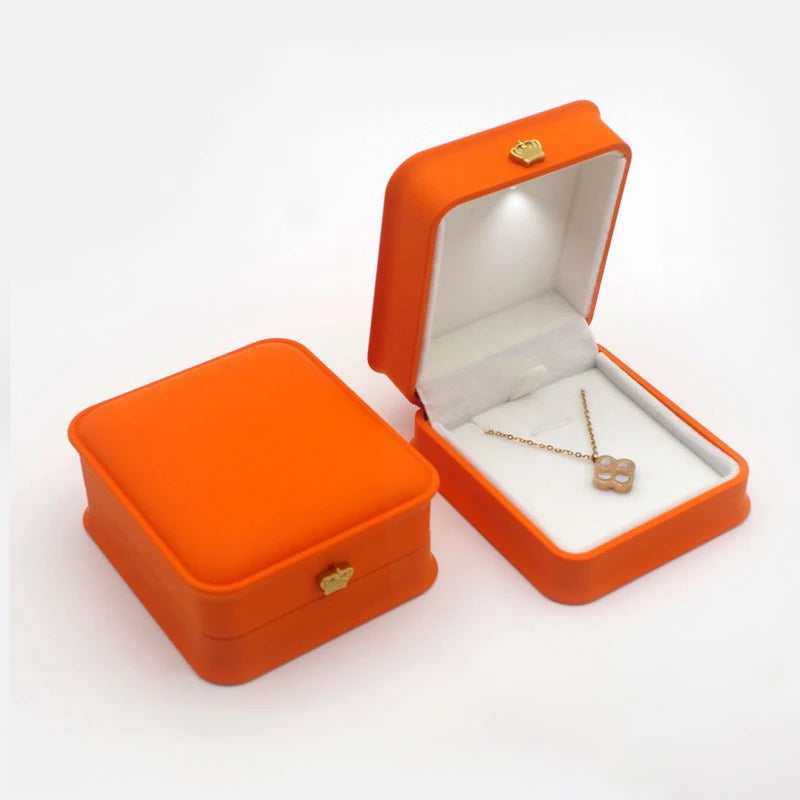 Scatola portagioie a LED con anello, porta orecchini di lusso con corona, ciondoli, espositore per proposta di matrimonio, scatola regalo, organizer per gioielli.