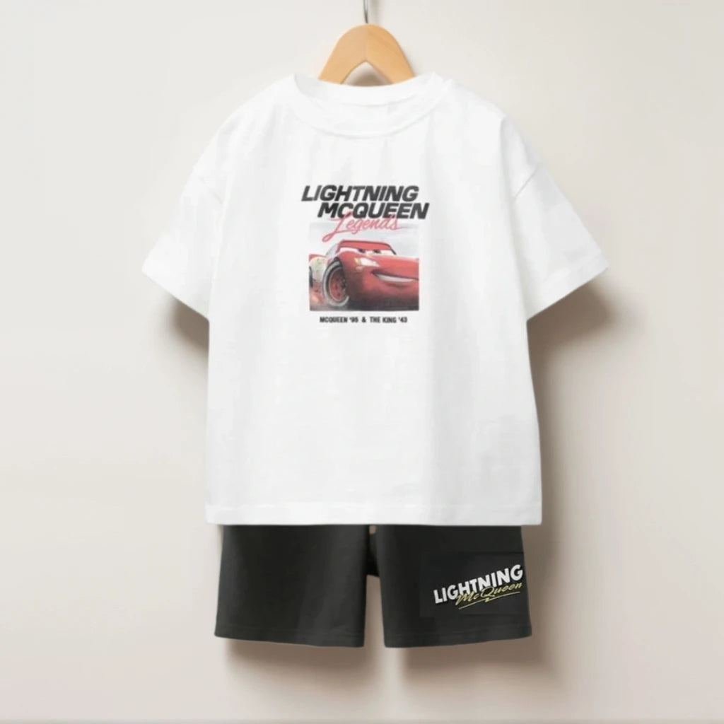 Abbigliamento estivo per bambini: maglietta con stampa di auto dei cartoni animati + pantaloncini. Completo da 2 pezzi per bambini, composto da maglietta a girocollo, pantaloncini larghi e semplici e costume alla moda.