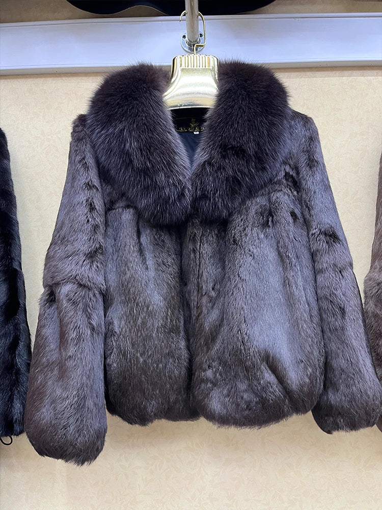 Cappotto di pelliccia di coniglio 100% vera e propria alla moda con colletto di pelliccia di volpe naturale di lusso, soprabito di pelliccia di coniglio intero autentica