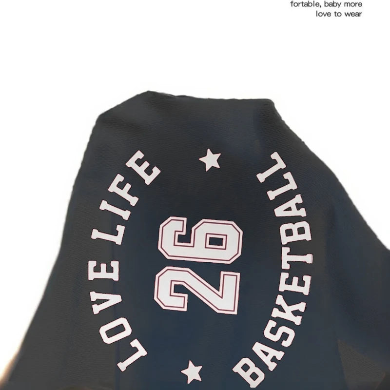 Completo sportivo estivo per bambini e bambine, nuovo stile: canotta e pantaloncini da basket traspiranti, set da 2 pezzi, abbigliamento casual per bambini.