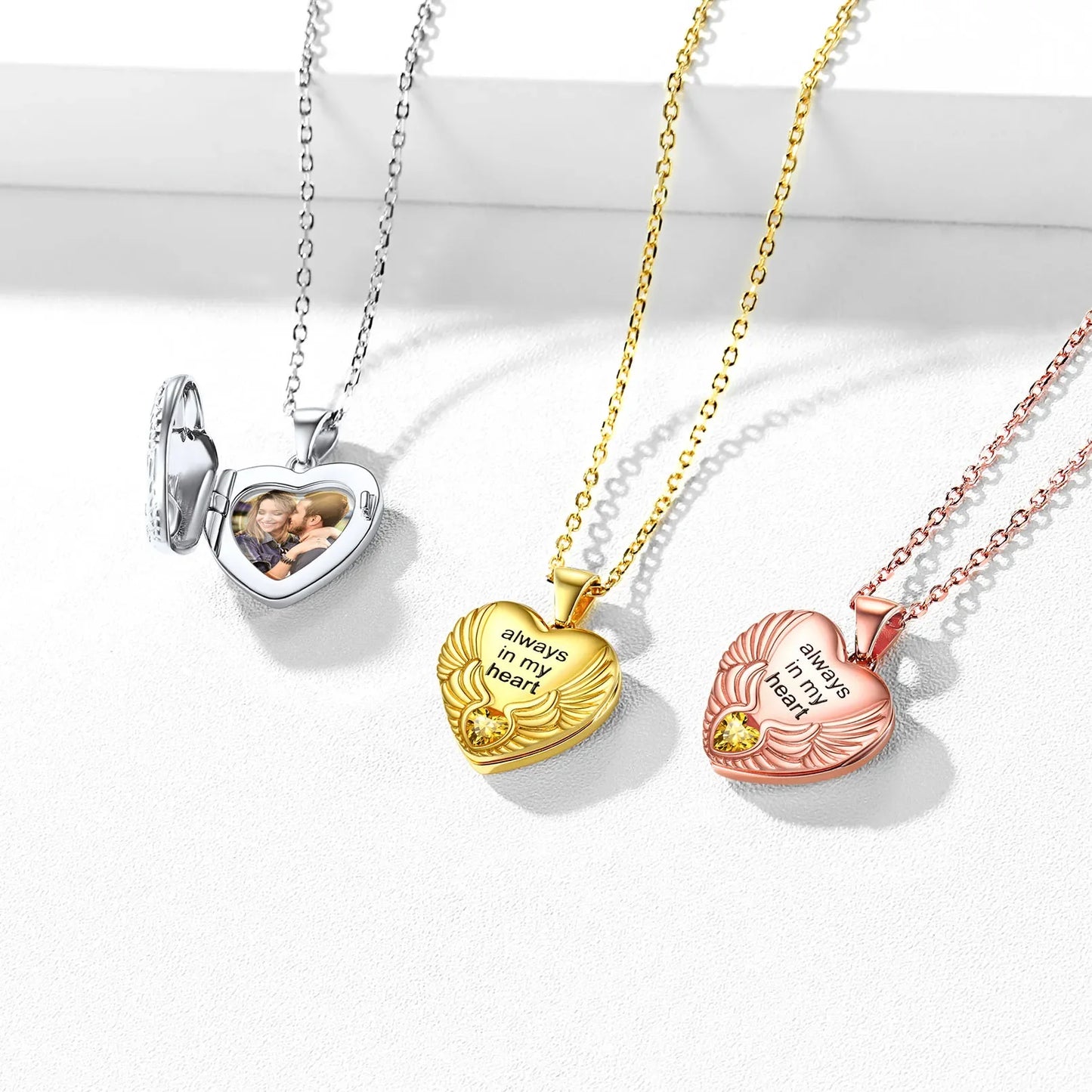 Ciondolo a forma di cuore con ali d'angelo in argento 925 U7 con pietre portafortuna, collana con ciondolo portafoto personalizzato per donna, gioiello commemorativo con foto di famiglia.