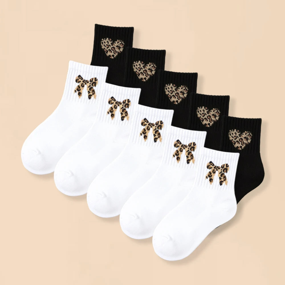 10 paia di adorabili calzini per bambini in bianco e nero, con stampa leopardata alla moda e fiocchi, comodi calzini per bambini a metà polpaccio