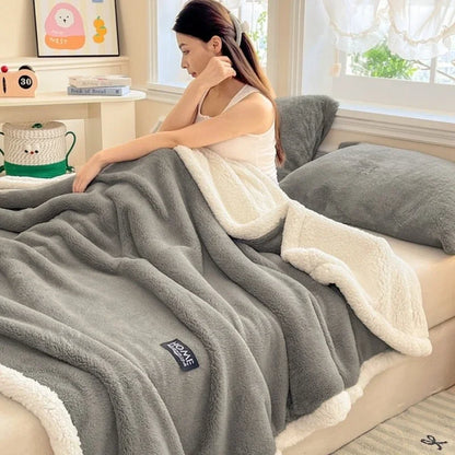Coperta in morbido cotone a doppio strato in lana d'agnello, modello A-Class 2025, tinta unita, ideale per divano, calda per autunno e inverno.