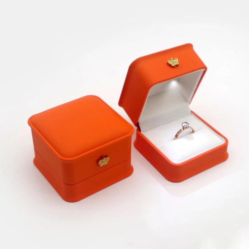 Scatola portagioie a LED con anello, porta orecchini di lusso con corona, ciondoli, espositore per proposta di matrimonio, scatola regalo, organizer per gioielli.