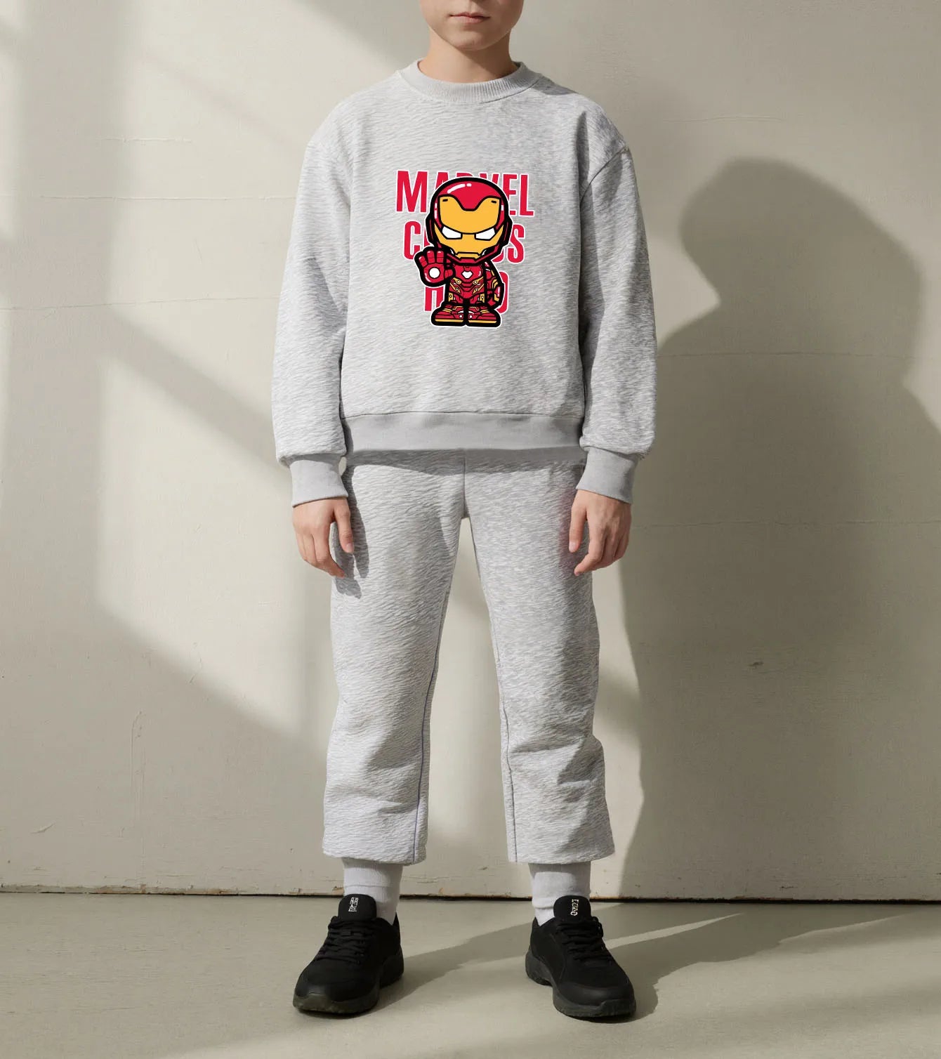 Completo per bambini Marvel Primavera/Autunno: felpa e pantaloni della tuta con stampa di Capitan America, set casual con cappuccio per bambini (2 pezzi).