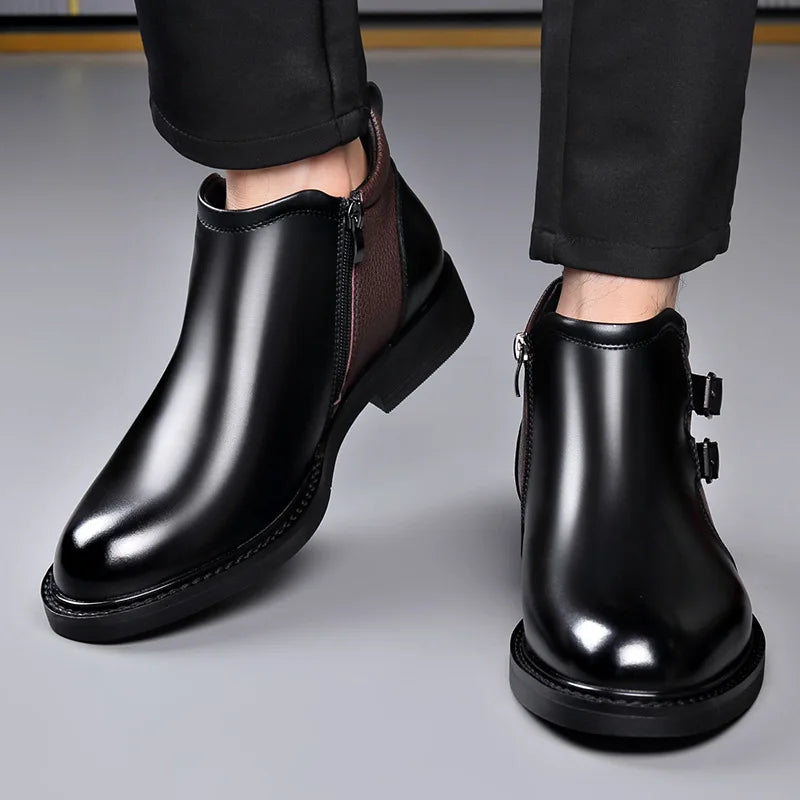 Nuovi stivaletti da uomo in pelle di vacchetta, modello autunno/inverno, alla moda, casual, con fibbia, eleganti, stivali Chelsea britannici da uomo.