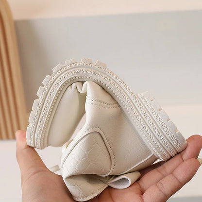 Stivali beige da bambina 2023 con cerniera laterale, semplici, antiscivolo, casual, scarpe per bambini, versatili, morbidi, stile britannico, stivali corti per bambini in PU