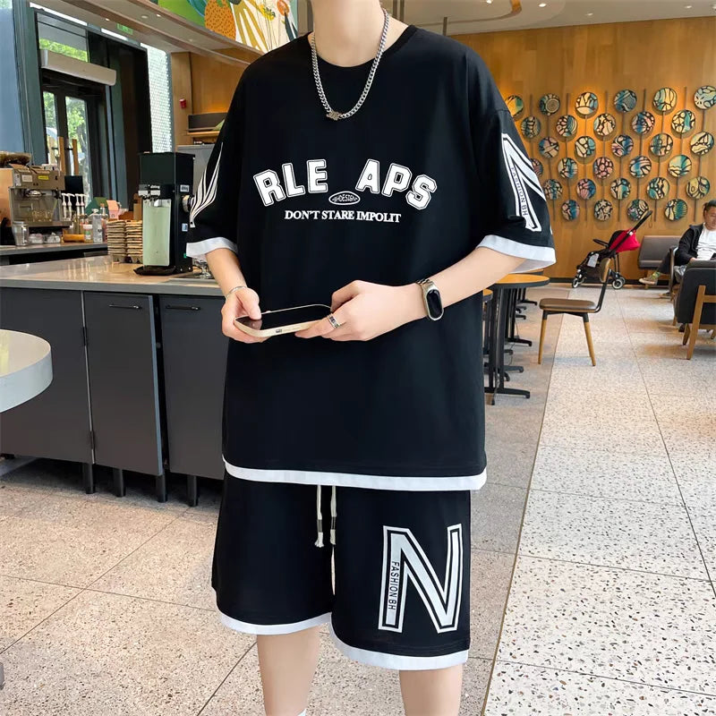 Completo estivo da uomo taglie S-6XL, nuovo set di tendenza a due pezzi, maglietta e pantaloncini in stile coreano, abbigliamento firmato da uomo.