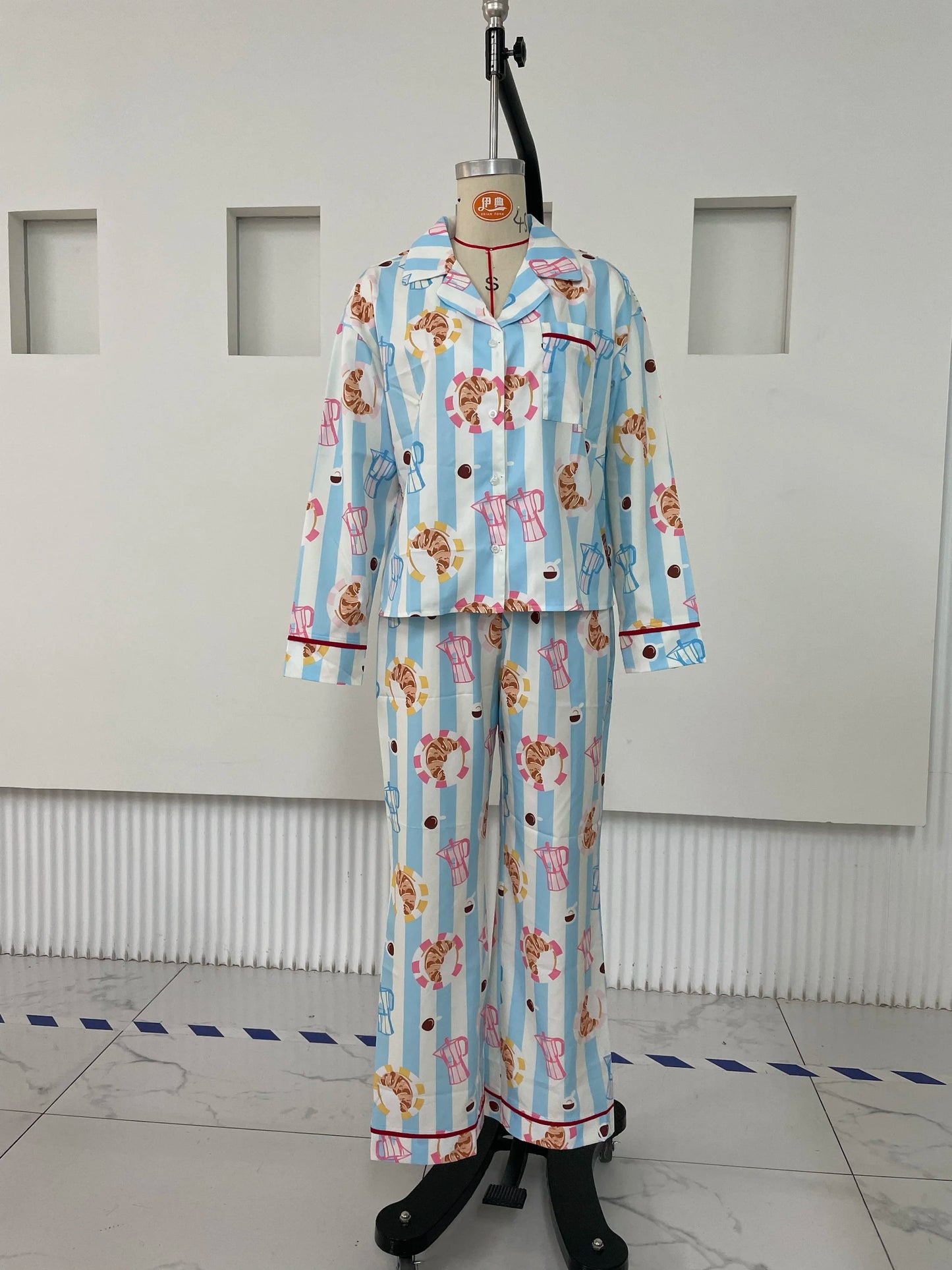 Set da notte da donna Hirigin in 2 pezzi con motivo stampato, manica lunga, pantaloni larghi e camicia da notte per l'autunno e l'inverno