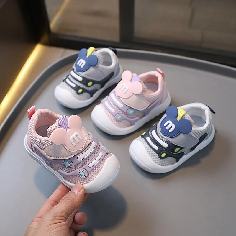 Scarpe da ginnastica per neonati, primavera autunno, scarpe morbide e traspiranti per i primi passi, scarpe flessibili per bambini e bambine da passeggio all'aperto.