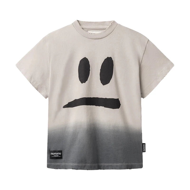 Completo estivo per bambini 2025, composto da maglietta a girocollo stampata e pantaloncini ricamati. Abbigliamento di tendenza per bambini.