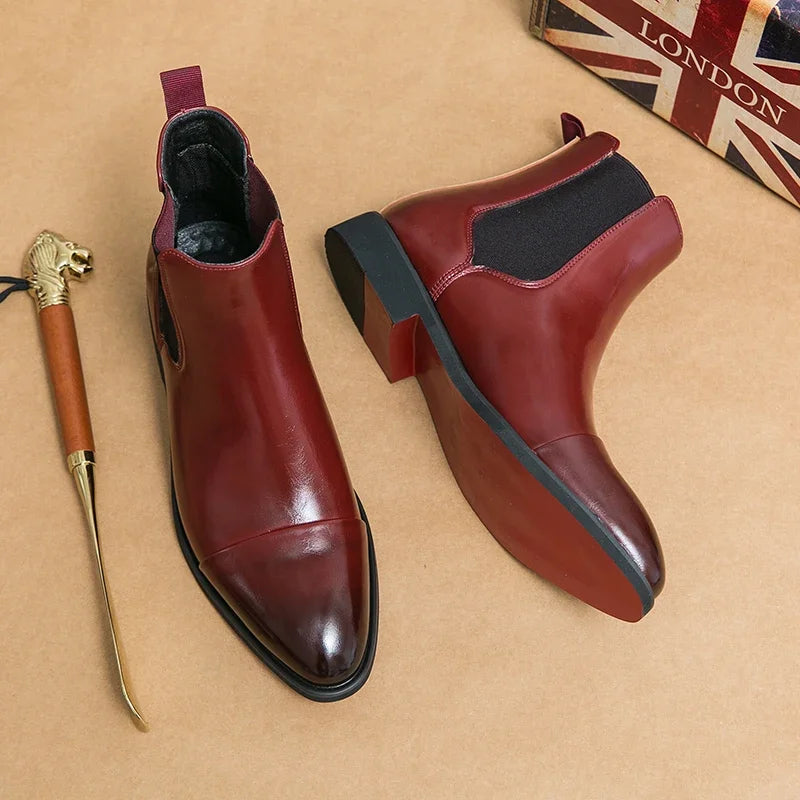 Stivali Chelsea da uomo con suola rossa, scarpe eleganti nere da uomo con punta a punta, stivali corti da uomo alla moda in Inghilterra.