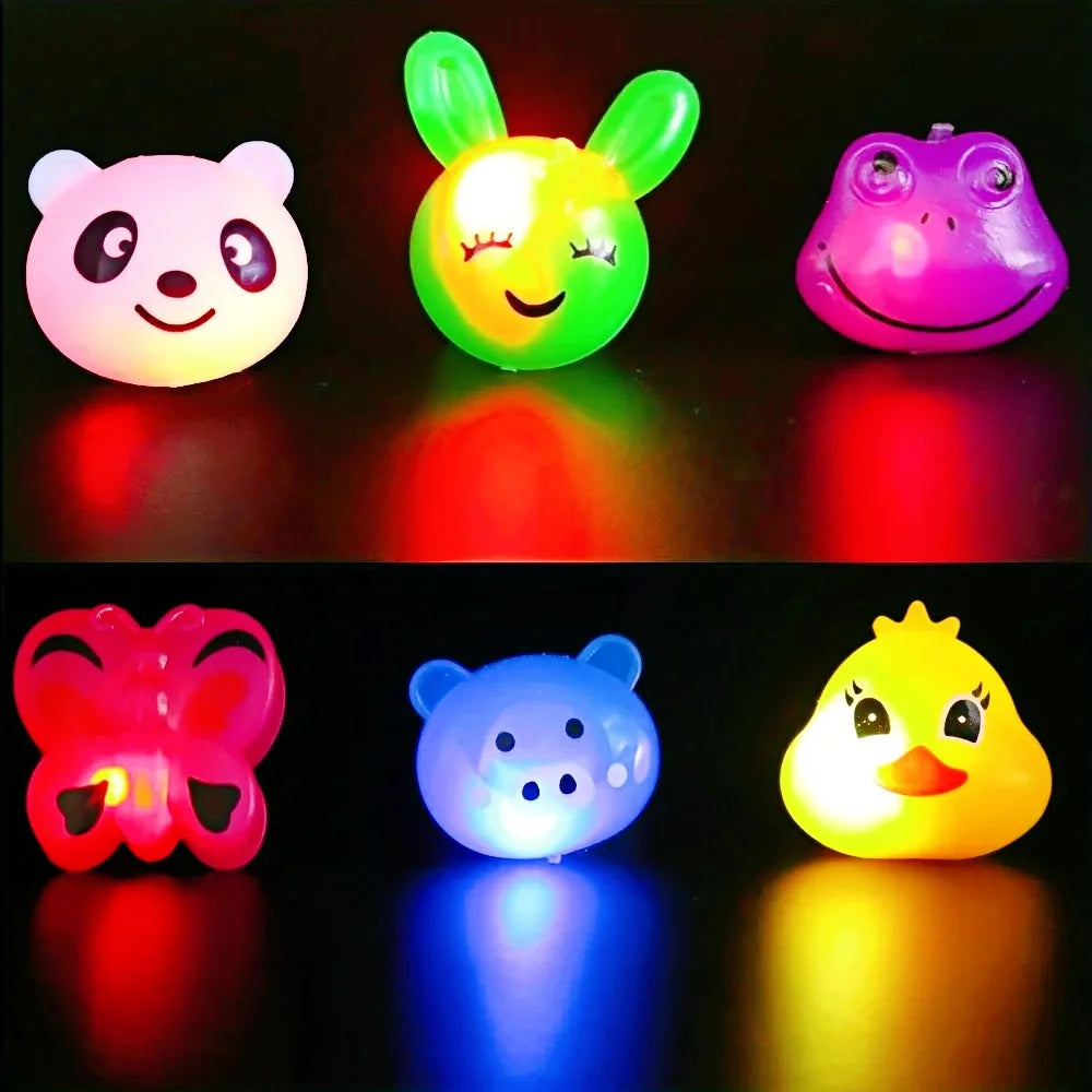 10/20 pezzi di anelli luminosi a LED a tema cartoni animati, adatti come giocattoli regalo per feste di compleanno per bambini, premi di carnevale, premi per la classe scolastica e pignatte.