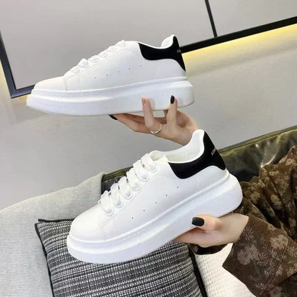 2025 Scarpe casual da donna Primavera Marchio Primavera Zeppe firmate Sneakers bianche Platform Tenis Feminino Trainers Donna Camminata