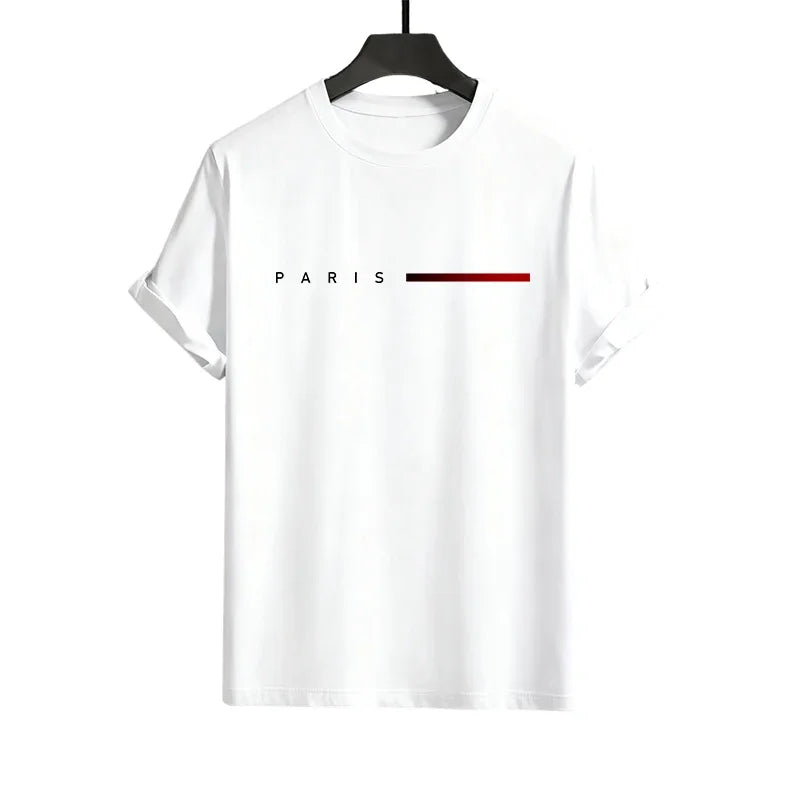 Completo sportivo da uomo versatile per jogging e tempo libero, ideale per l'estate e le attività all'aperto. Composto da t-shirt a maniche corte e pantaloni sportivi.