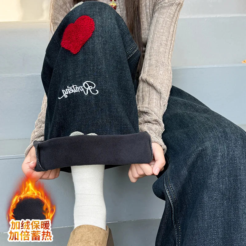 Nuovi arrivi Jeans invernali imbottiti e caldi per bambini con fodera in pile per ragazze preadolescenti Pantaloni in denim con motivo a cuori Pantaloni in velluto a coste per bambini