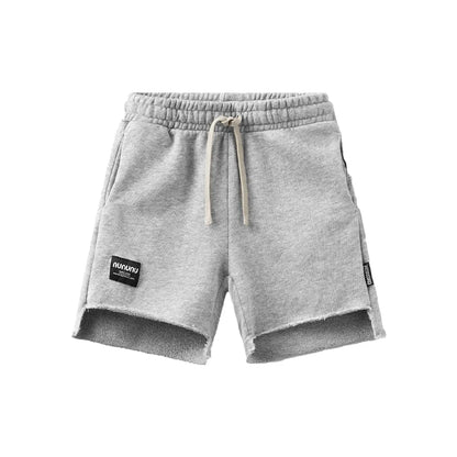 Completo estivo per bambini 2025, composto da maglietta a girocollo stampata e pantaloncini ricamati. Abbigliamento di tendenza per bambini.