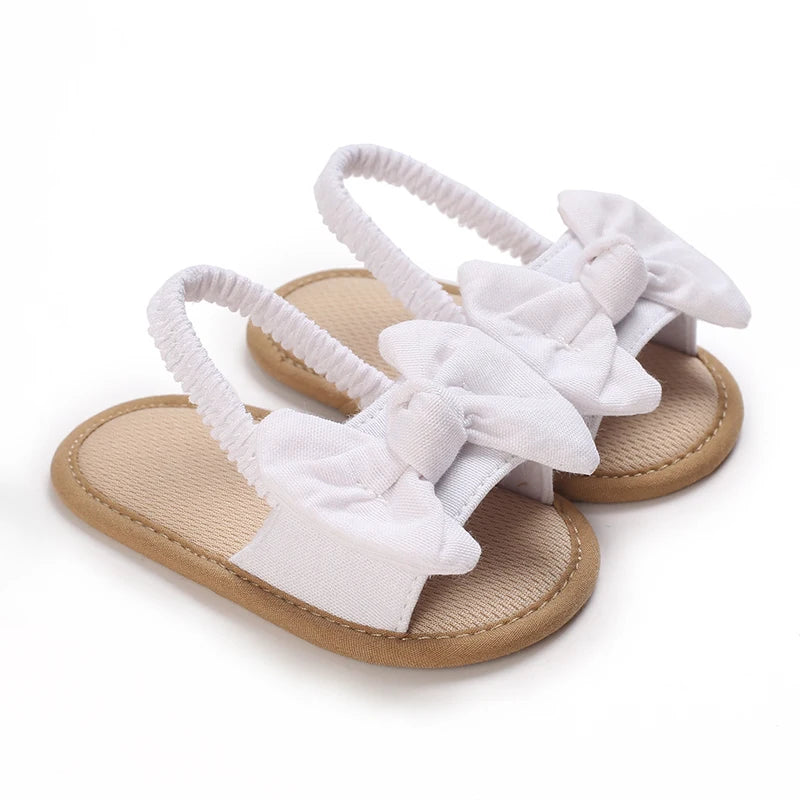 Sandali per bambina 0-12 mesi, primi passi estivi, bianchi, classici, con suola morbida, casual e alla moda.