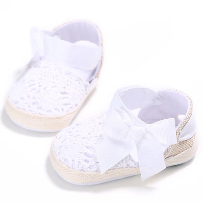 Sandali per bambina 0-12 mesi, primi passi estivi, bianchi, classici, con suola morbida, casual e alla moda.