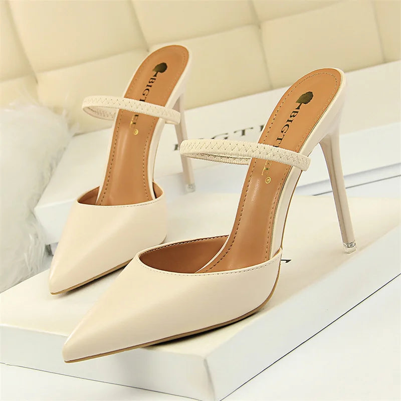 Mocassini da donna estivi retrò semplici con tacco alto sottile e scollo basso, pantofole con cinturino alla caviglia, punta affusolata, scarpe da sposa slip-on.