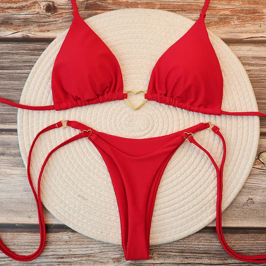 Costume da bagno bikini brasiliano sexy da donna, composto da top a triangolo con allacciatura al collo e slip a perizoma, due pezzi con motivo a cuore, ideale per l'estate e la spiaggia.