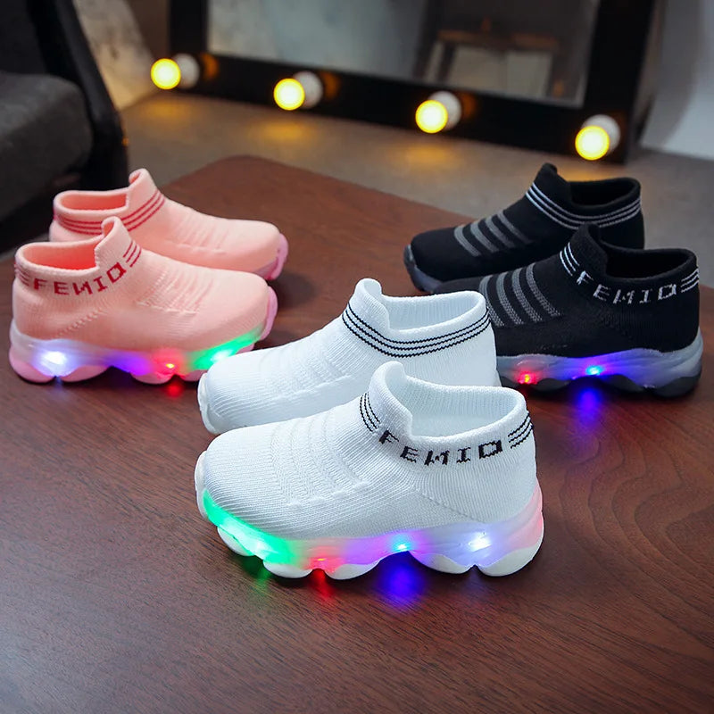Scarpe da ginnastica per bambini, calzini luminosi a LED per neonati e bambine, scarpe da ginnastica sportive da corsa, scarpe illuminate per bambini.