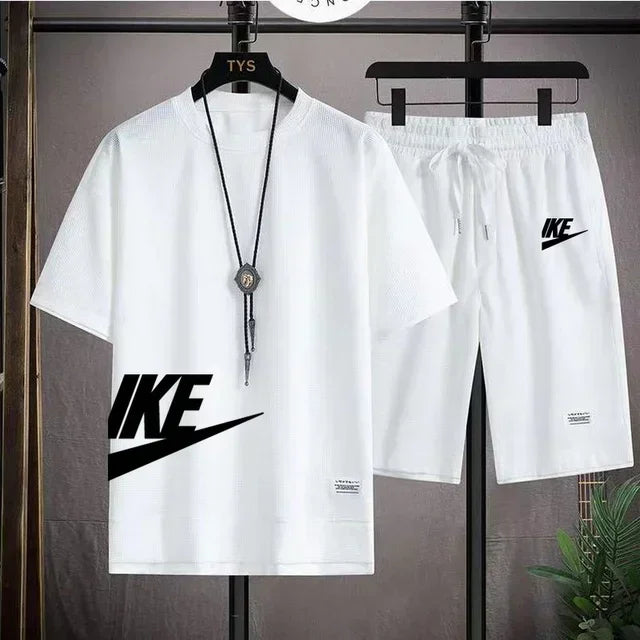 Nuovo completo sportivo estivo da uomo composto da t-shirt a maniche corte e pantaloncini, completo da jogging traspirante a due pezzi per attività all'aperto.