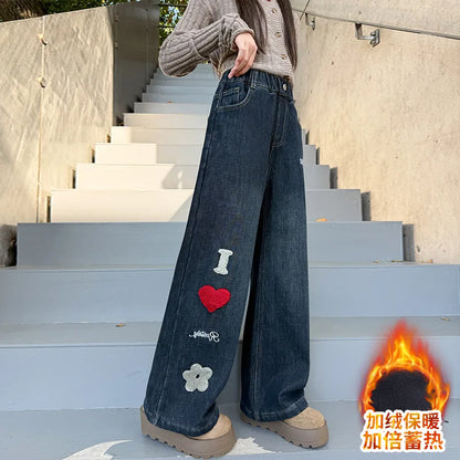 Nuovi arrivi Jeans invernali imbottiti e caldi per bambini con fodera in pile per ragazze preadolescenti Pantaloni in denim con motivo a cuori Pantaloni in velluto a coste per bambini