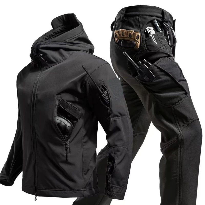 Completo da trekking impermeabile da uomo, giacca militare Sharkskin, cappotto da campeggio, pantaloni tattici, pantaloni caldi in pile da pesca, inverno