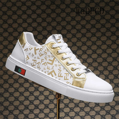 Sneakers casual da uomo, scarpe punk dorate con tomaia in microfibra e pelle, scarpe sportive con plateau rialzato.