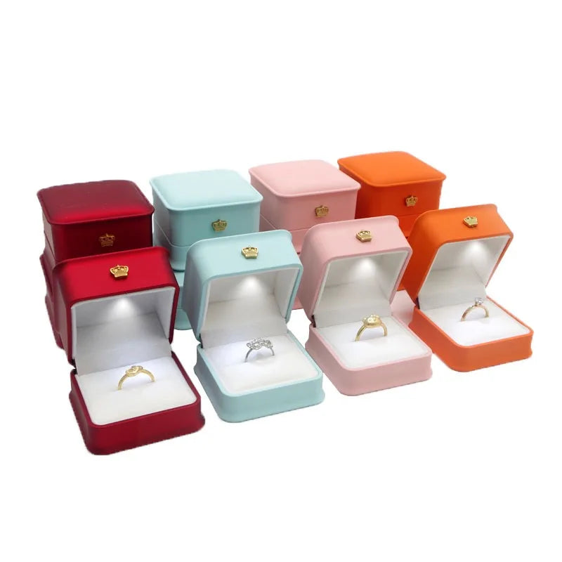 Scatola portagioie a LED con anello, porta orecchini di lusso con corona, ciondoli, espositore per proposta di matrimonio, scatola regalo, organizer per gioielli.