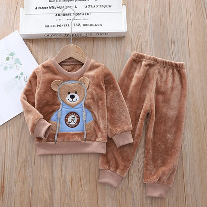 Nuovo set pigiama invernale 2023 per neonati e bambini, in pile di flanella, caldo e con motivo a cartoni animati, ideale per la casa, per bambini da 0 a 5 anni.