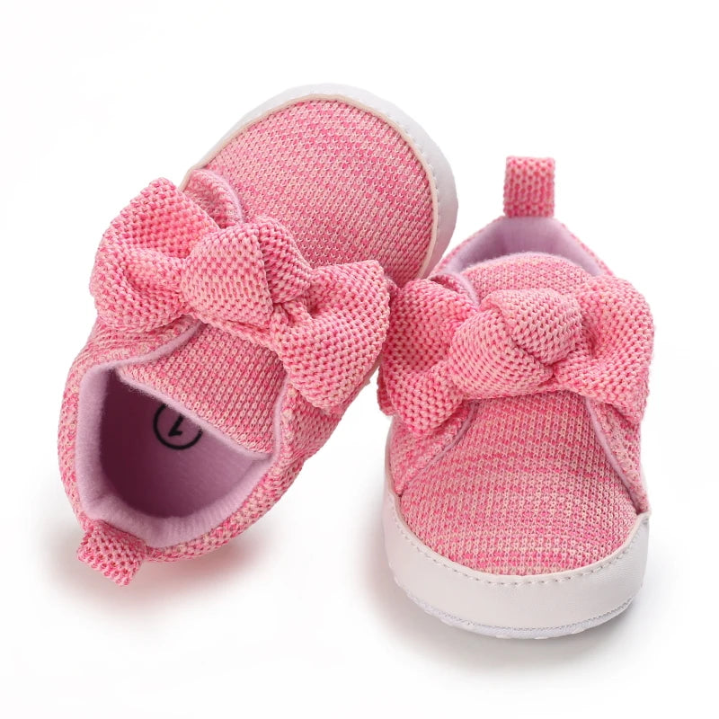 Scarpe alla moda per bambina, graziose scarpe basse casual a tema rosa classico con suola morbida, comode e leggere per camminare.