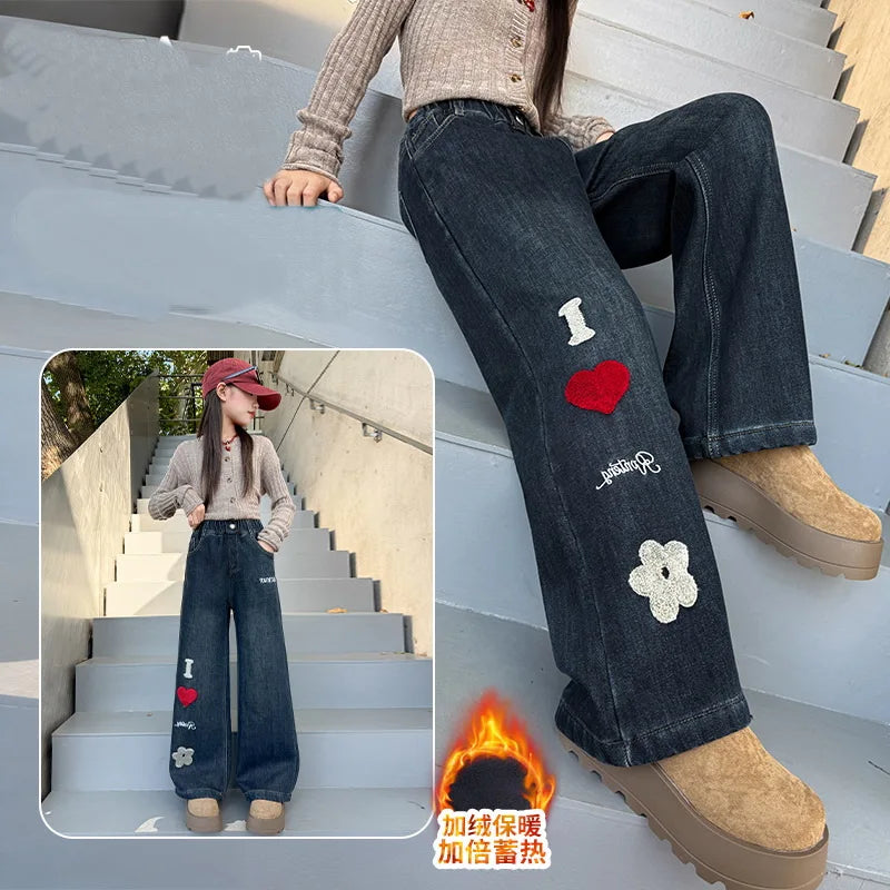 Nuovi arrivi Jeans invernali imbottiti e caldi per bambini con fodera in pile per ragazze preadolescenti Pantaloni in denim con motivo a cuori Pantaloni in velluto a coste per bambini