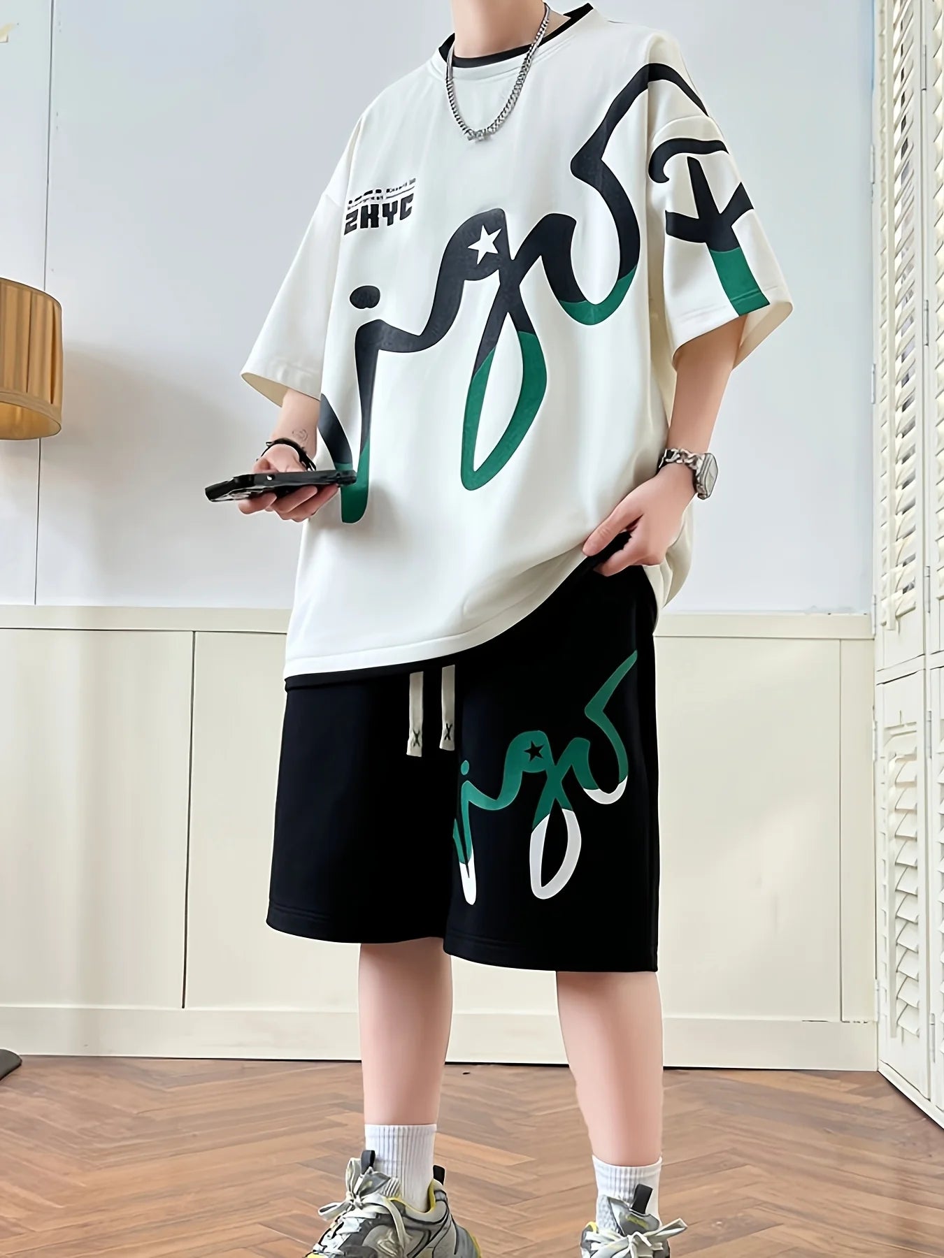 Completo estivo da uomo 2025, abbigliamento sportivo coreano a due pezzi per uomo, abbigliamento da uomo alla moda, set da jogging, set t-shirt + pantaloncini, po