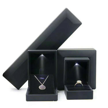 Scatola portagioie a LED con anello, porta orecchini di lusso con corona, ciondoli, espositore per proposta di matrimonio, scatola regalo, organizer per gioielli.