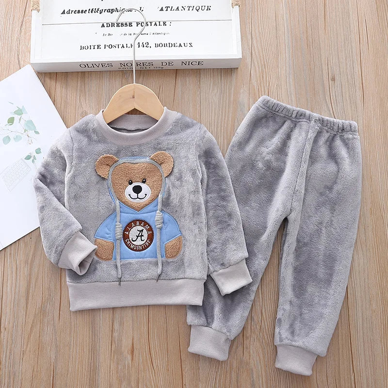 Nuovo set pigiama invernale 2023 per neonati e bambini, in pile di flanella, caldo e con motivo a cartoni animati, ideale per la casa, per bambini da 0 a 5 anni.
